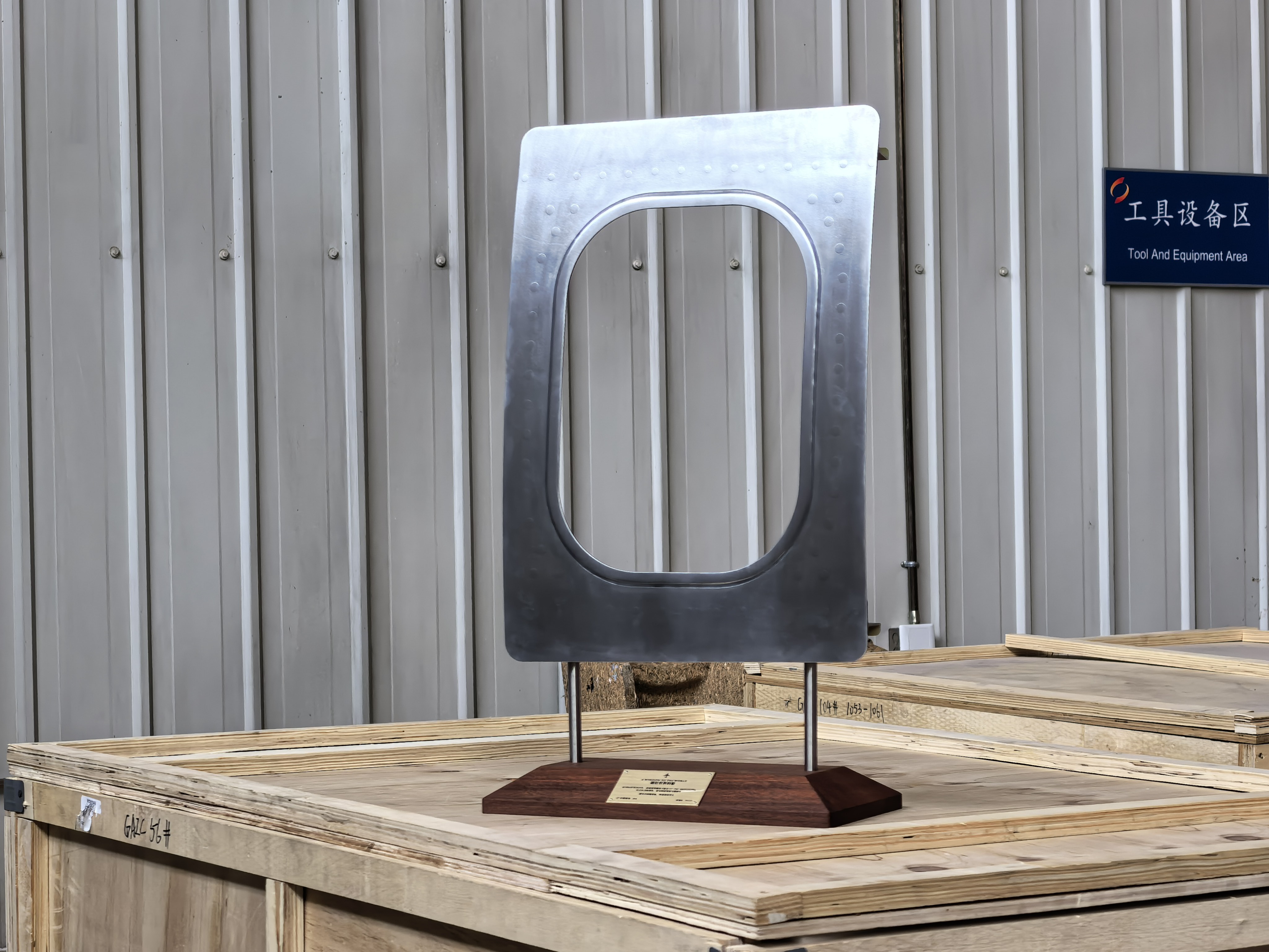 【凌云之窗】波音737机身·臻藏级红木桌面摆件